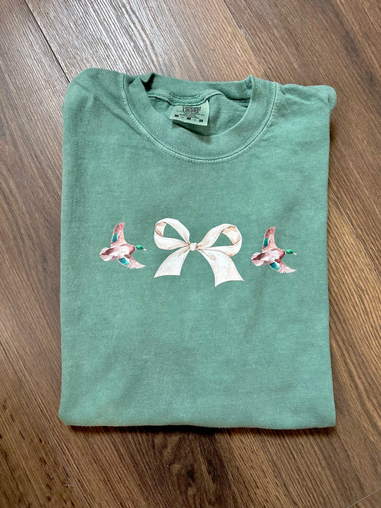 Duck and bow t-shirt